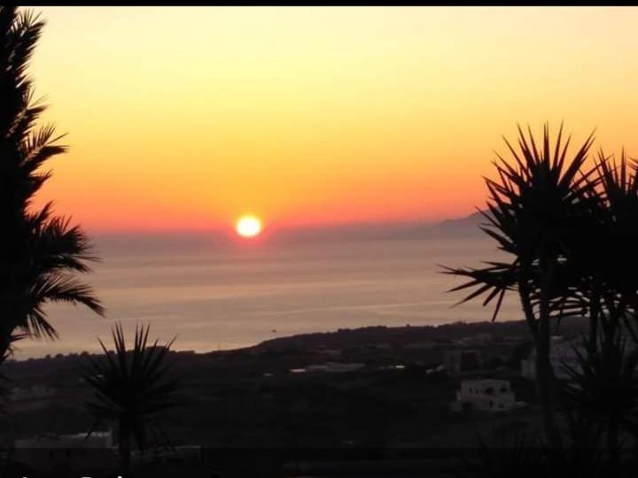 Pansion Zaharoula Fira (Santorini) Exterior foto
